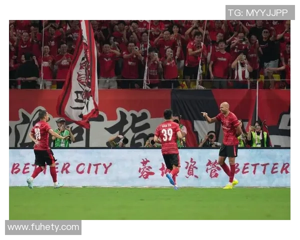 成都足球队在城市联赛中以88分稳居榜首展现强劲实力