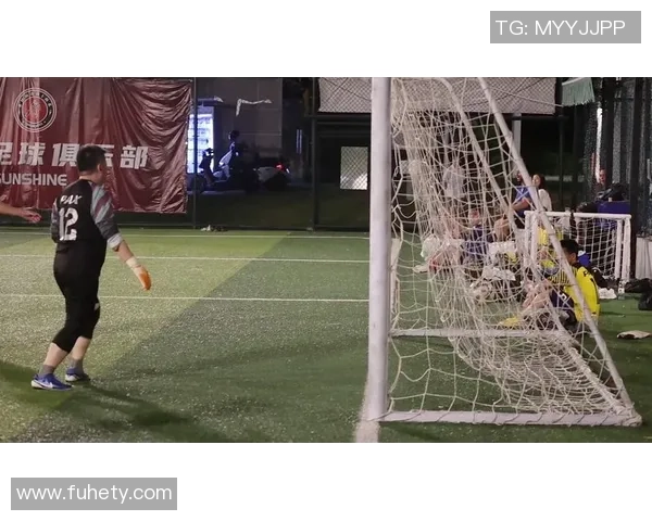 足球明星精彩瞬间高清步伐展示让你感受运动的魅力与激情 足球明星精彩瞬间高清步伐展示让你感受运动的魅力与激情